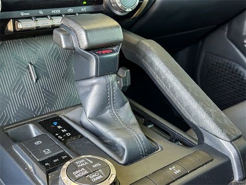 Used 2024 Toyota Tacoma TRD Off-Road image 15