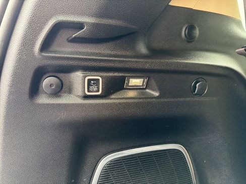 Used 2021 Jeep Grand Cherokee L Limited image 19