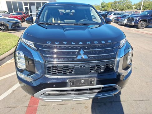 Used 2022 Mitsubishi Outlander SE image 9