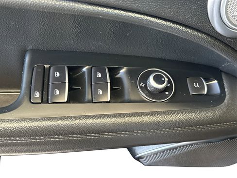 Used 2018 Alfa Romeo Stelvio Ti AWD/4WD image 19