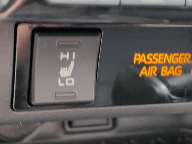 Used 2021 Toyota RAV4 XLE Premium AWD/4WD image 25