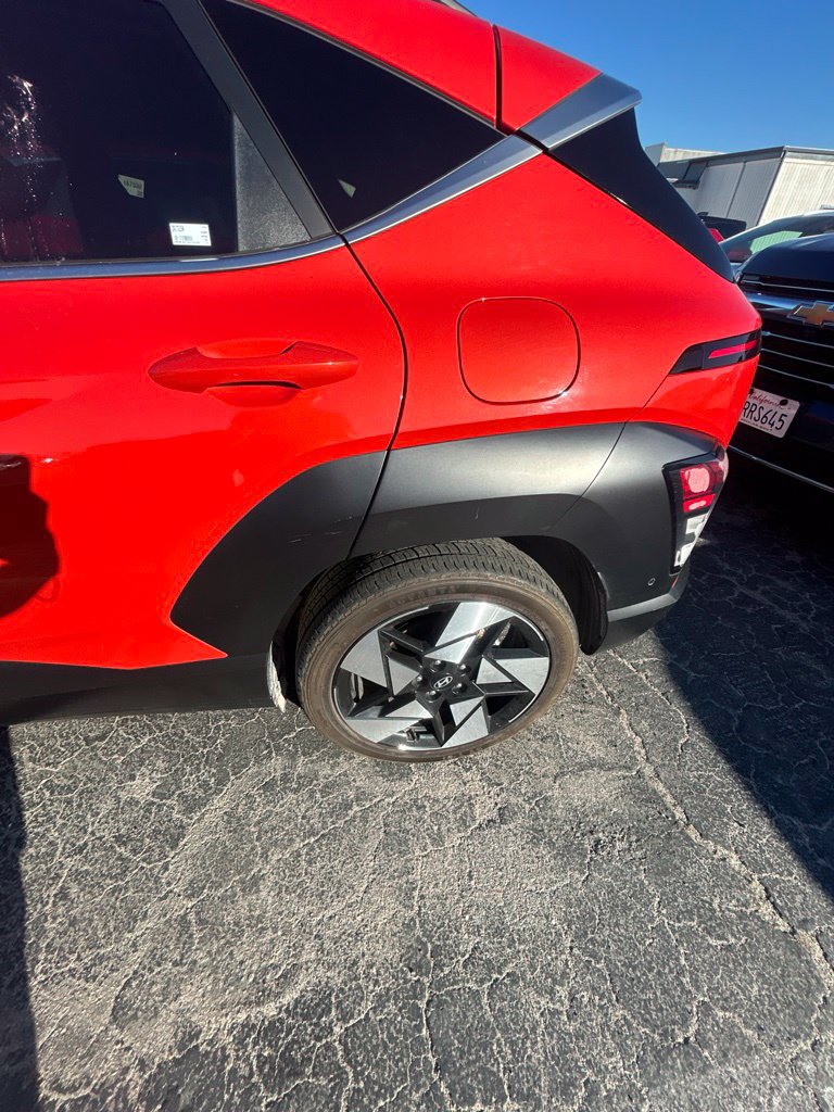 Used 2024 Hyundai Kona Limited FWD image 4