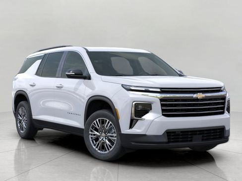New 2026 Chevrolet Traverse LT w/ Driver Confidence Package AWD/4WD image 1