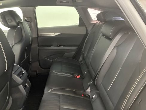 Certified 2025 Cadillac Optiq Luxury 2 w/ LPO, Floor Liner Package AWD/4WD image 18