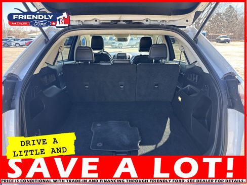 Used 2024 Ford Edge SEL image 17