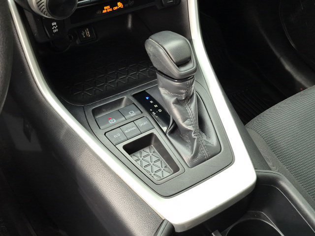 Used 2024 Toyota RAV4 LE FWD image 12