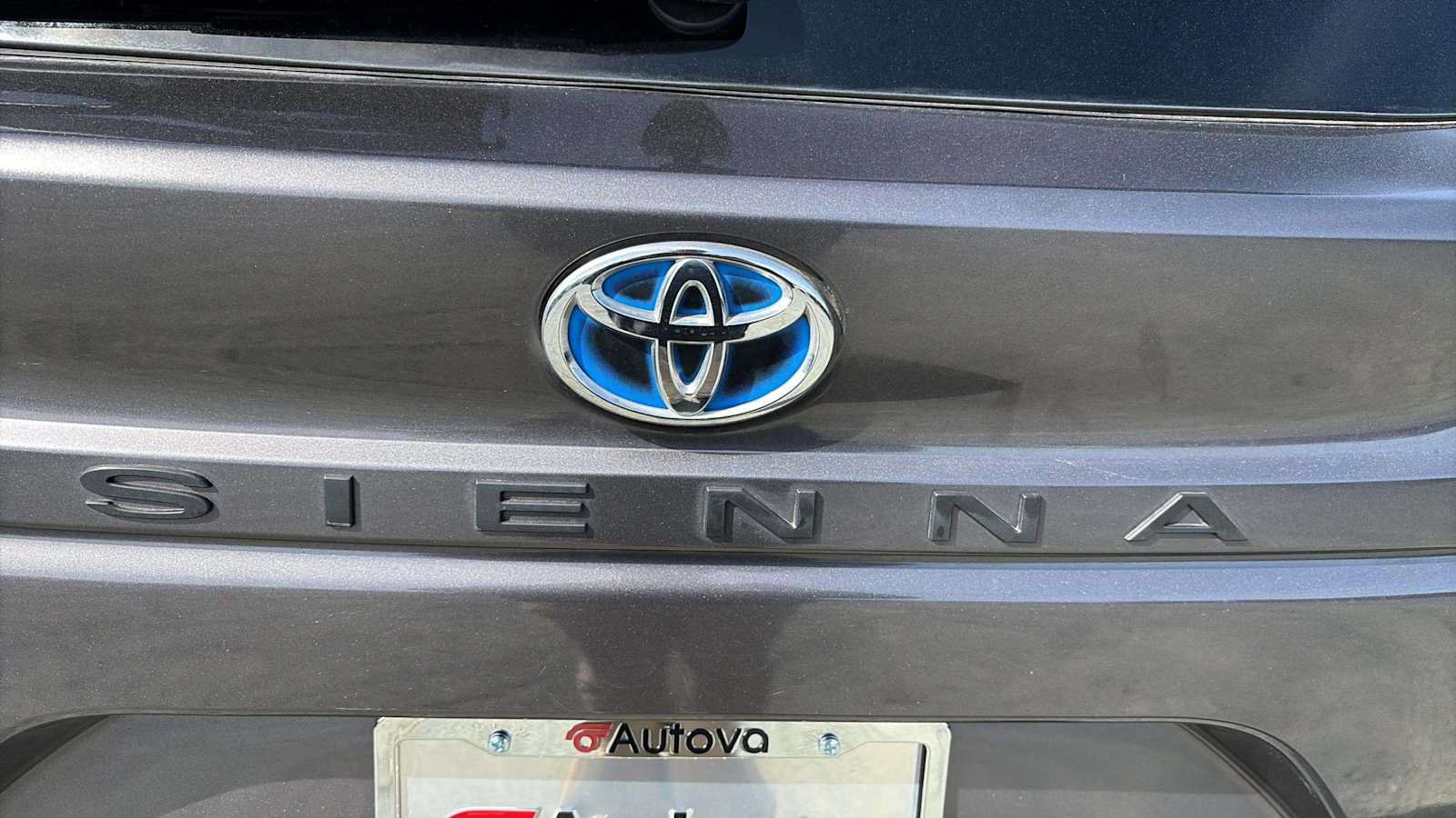 Used 2021 Toyota Sienna XLE AWD/4WD image 29