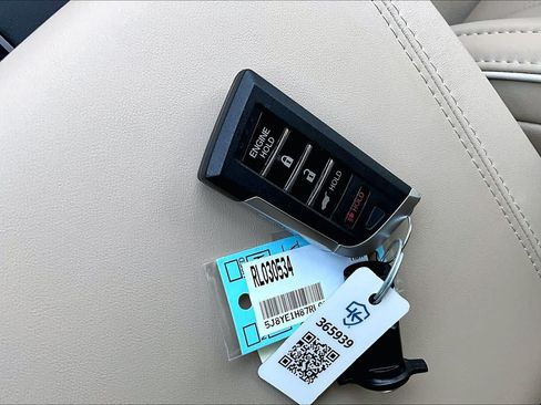 Used 2024 Acura MDX SH-AWD w/ Advance Package image 15
