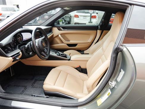 Used 2020 Porsche 911 Carrera RWD image 18