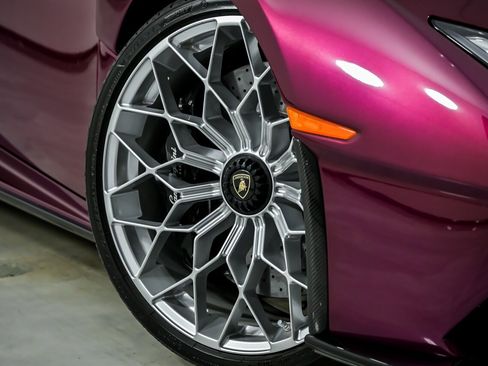 Used 2022 Lamborghini Huracan STO image 4