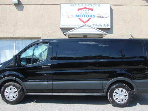 Used 2017 Ford Transit 150 130 Low Roof w/ Exterior Upgrade Package RWD image 5