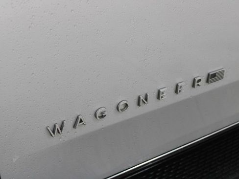 Used 2023 Jeep Wagoneer L Series III w/ Preferred Equipment Group AWD/4WD image 14