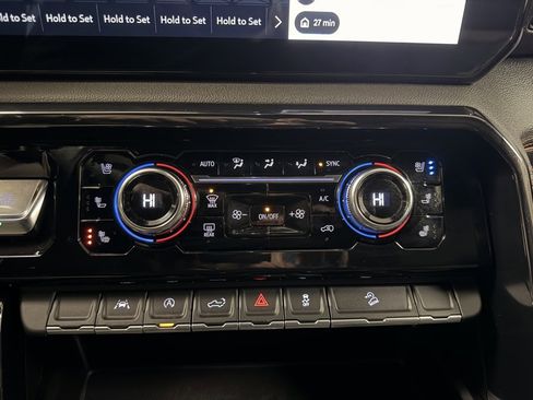 Used 2022 GMC Sierra 1500 AT4 w/ AT4 Preferred Package image 8