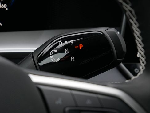 New 2025 Volkswagen Tiguan SE AWD/4WD image 9