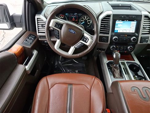 Used 2019 Ford F150 King Ranch image 13