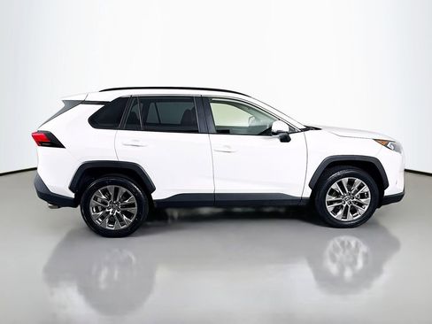 Certified 2020 Toyota RAV4 XLE Premium image 4