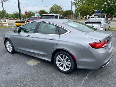 Used 2017 Chrysler 200 Limited Platinum image 9