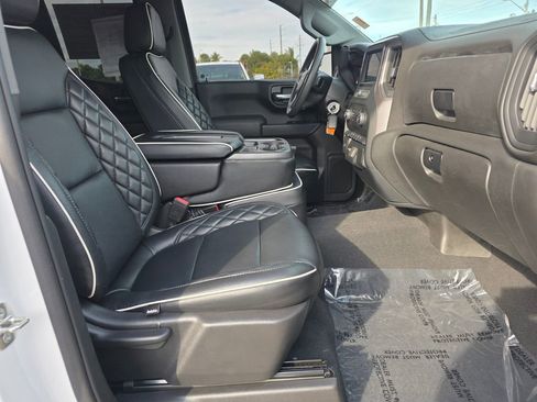 Used 2022 Chevrolet Silverado 1500 Custom w/ Safety Confidence Package image 10