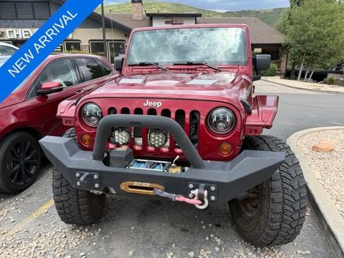 Used 2013 Jeep Wrangler Unlimited Rubicon w/ Connectivity Group AWD/4WD image 2