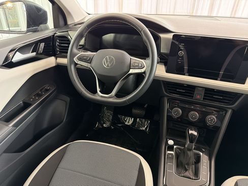 Certified 2025 Volkswagen Taos S FWD image 28