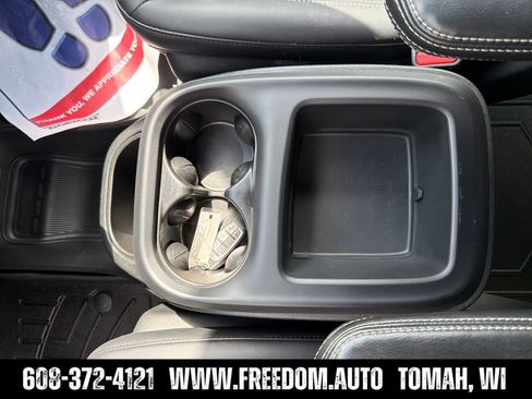 Used 2025 Chrysler Pacifica Select FWD image 32