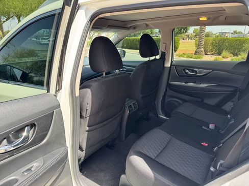 Used 2017 Nissan Rogue SV w/ Sun & Sound Touring Package FWD image 9