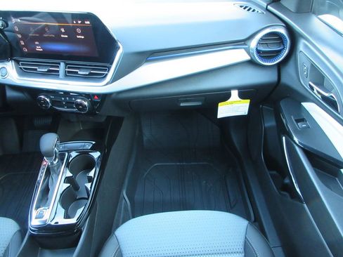 New 2026 Chevrolet Trax LT w/ LPO, Blackout Package image 16