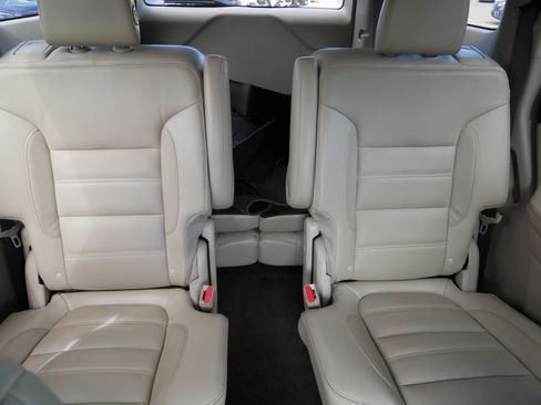 Used 2018 GMC Acadia Denali w/ Technology Package AWD/4WD image 14