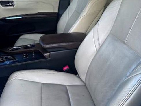 Used 2013 Toyota Avalon Limited image 9