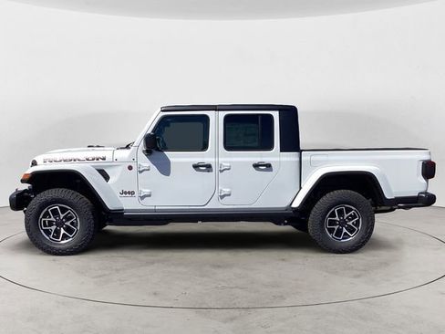 New 2026 Jeep Gladiator Rubicon w/ Steel Power Dome Hood Package AWD/4WD image 2