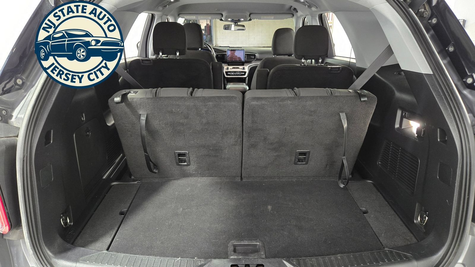 Used 2022 Ford Explorer XLT AWD/4WD image 37