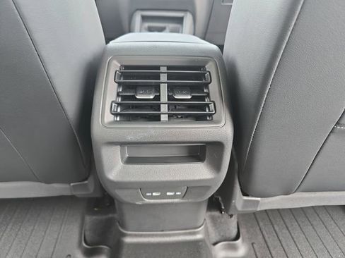 New 2026 Volkswagen Tiguan SE AWD/4WD image 15