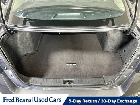 Used 2022 Nissan Versa SV FWD image 29