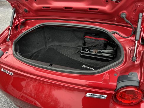 Used 2017 MAZDA MX-5 Miata RF Grand Touring image 23