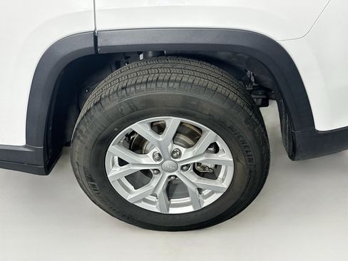 Used 2023 Jeep Grand Cherokee Limited AWD/4WD image 11
