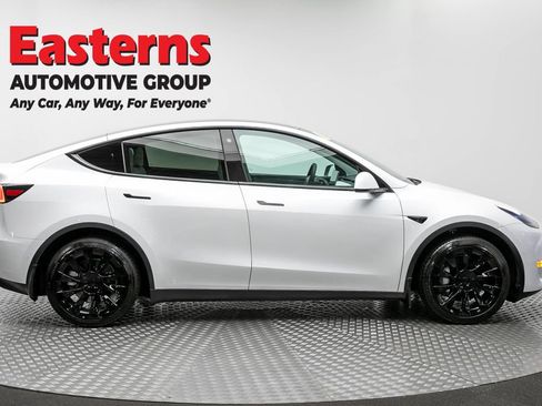 Used 2022 Tesla Model Y Long Range AWD/4WD image 4