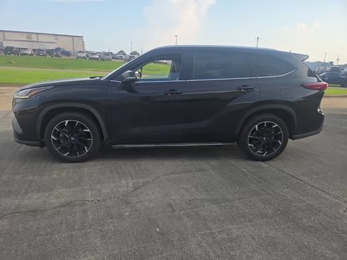 Used 2021 Toyota Highlander Limited FWD image 5