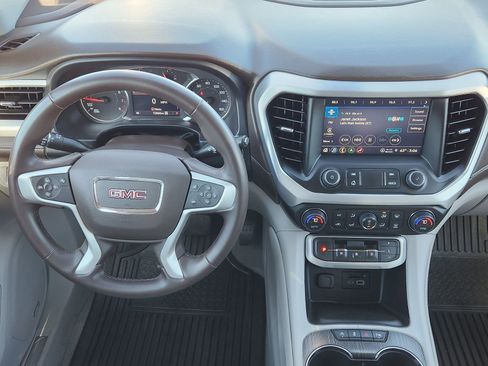 Used 2023 GMC Acadia SLT image 29