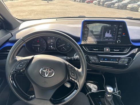 Certified 2022 Toyota C-HR XLE image 7