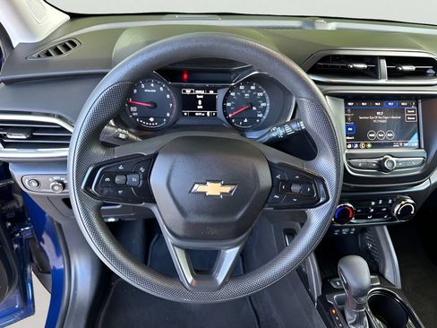 Used 2023 Chevrolet TrailBlazer LT FWD image 12