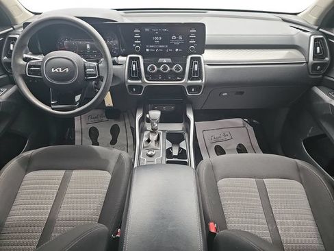 Used 2022 Kia Sorento LX FWD image 9