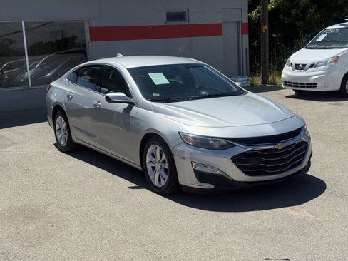 Used 2020 Chevrolet Malibu LT FWD image 2