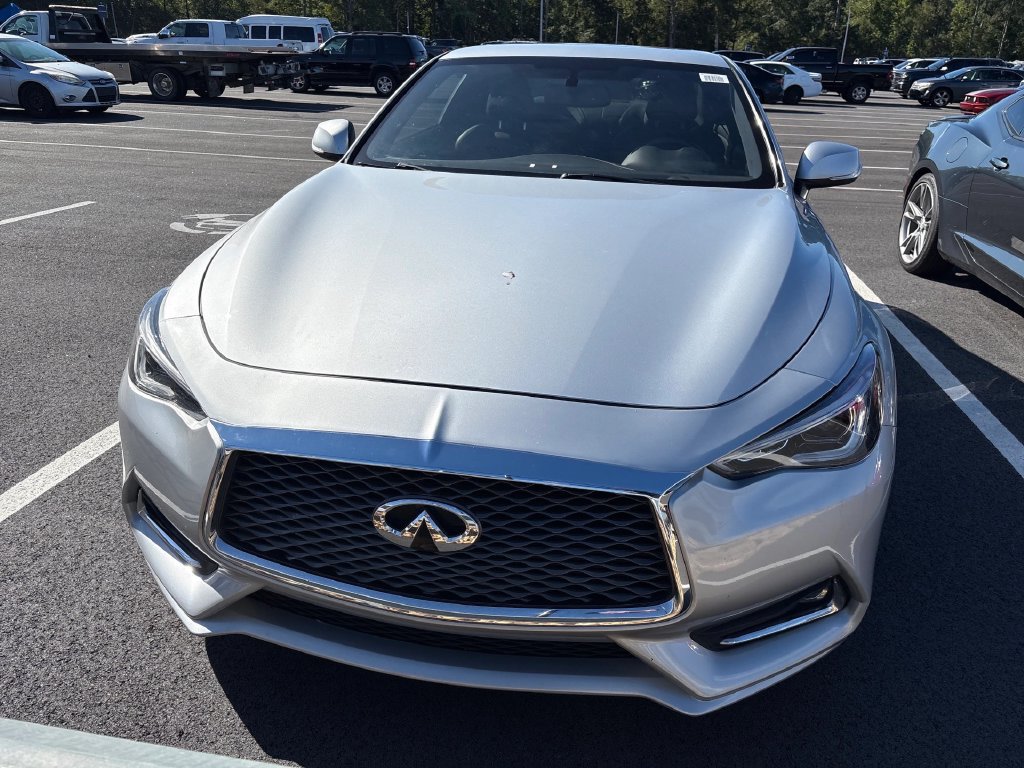 Used 2018 INFINITI Q60 3.0t Luxe RWD image 2