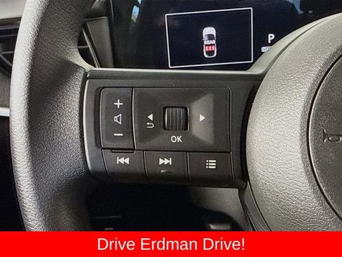 Used 2025 Nissan Kicks SV AWD/4WD image 12