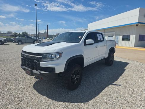 Used 2022 Chevrolet Colorado ZR2 w/ ZR2 Dusk Special Edition AWD/4WD image 4