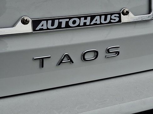 New 2026 Volkswagen Taos SE image 22