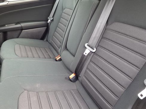 Used 2020 Ford Fusion SE image 7