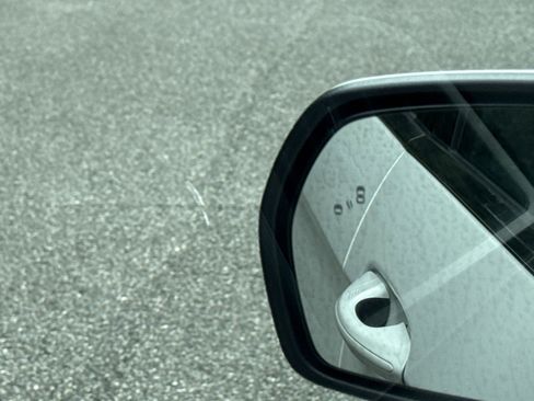 Used 2023 Ford Edge SEL image 17