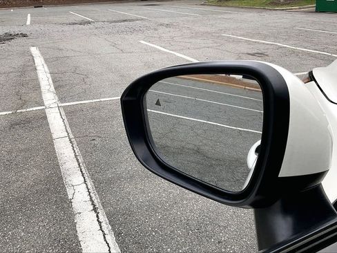 Used 2021 Nissan Rogue SV w/ Premium Package image 29