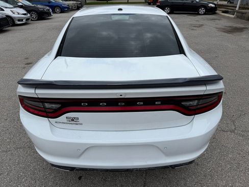 Used 2019 Dodge Charger SXT image 8